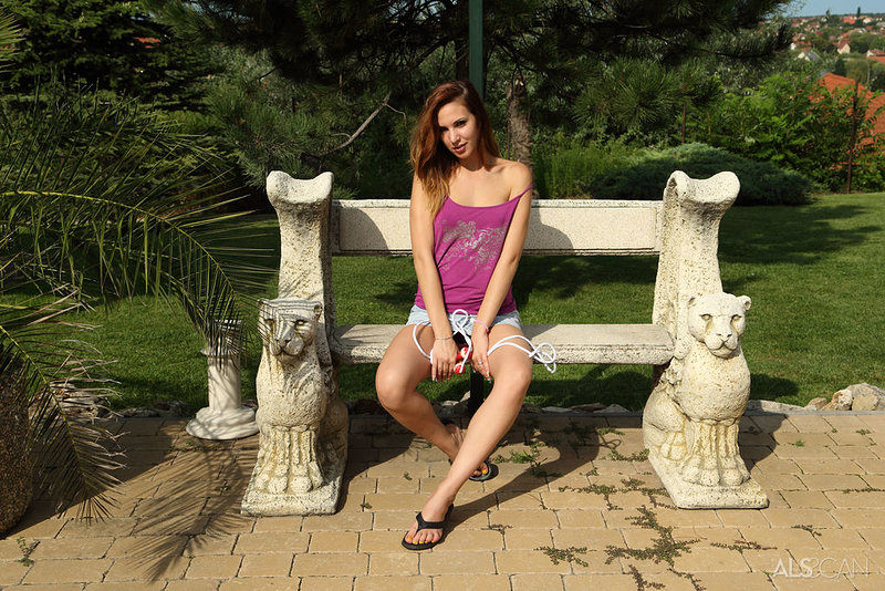 Александра, 31